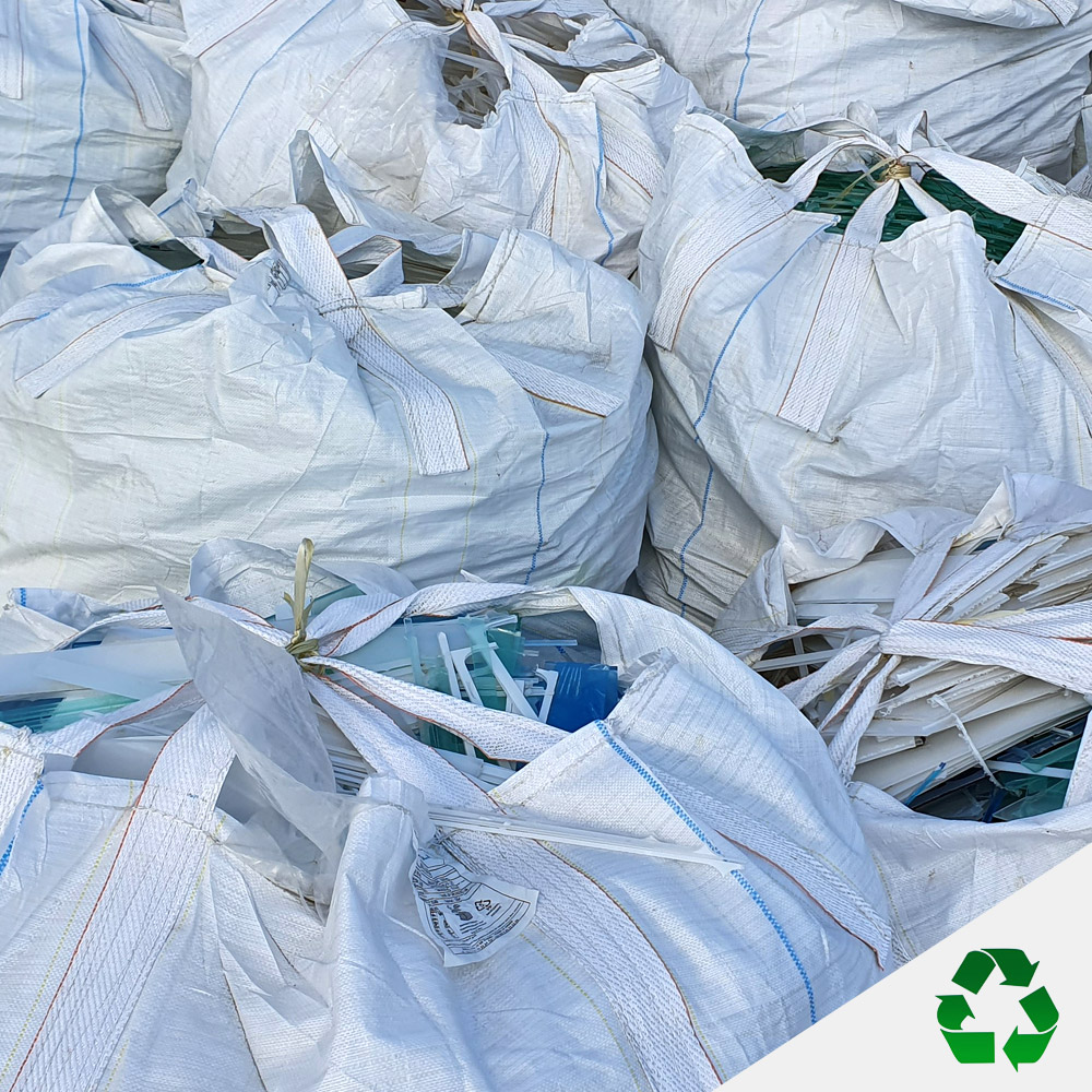 Recyclage dans des sacs par l'Atelier du Plastique